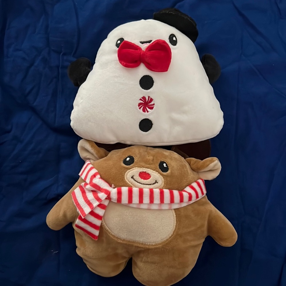 2 piece Christmas plush bundle